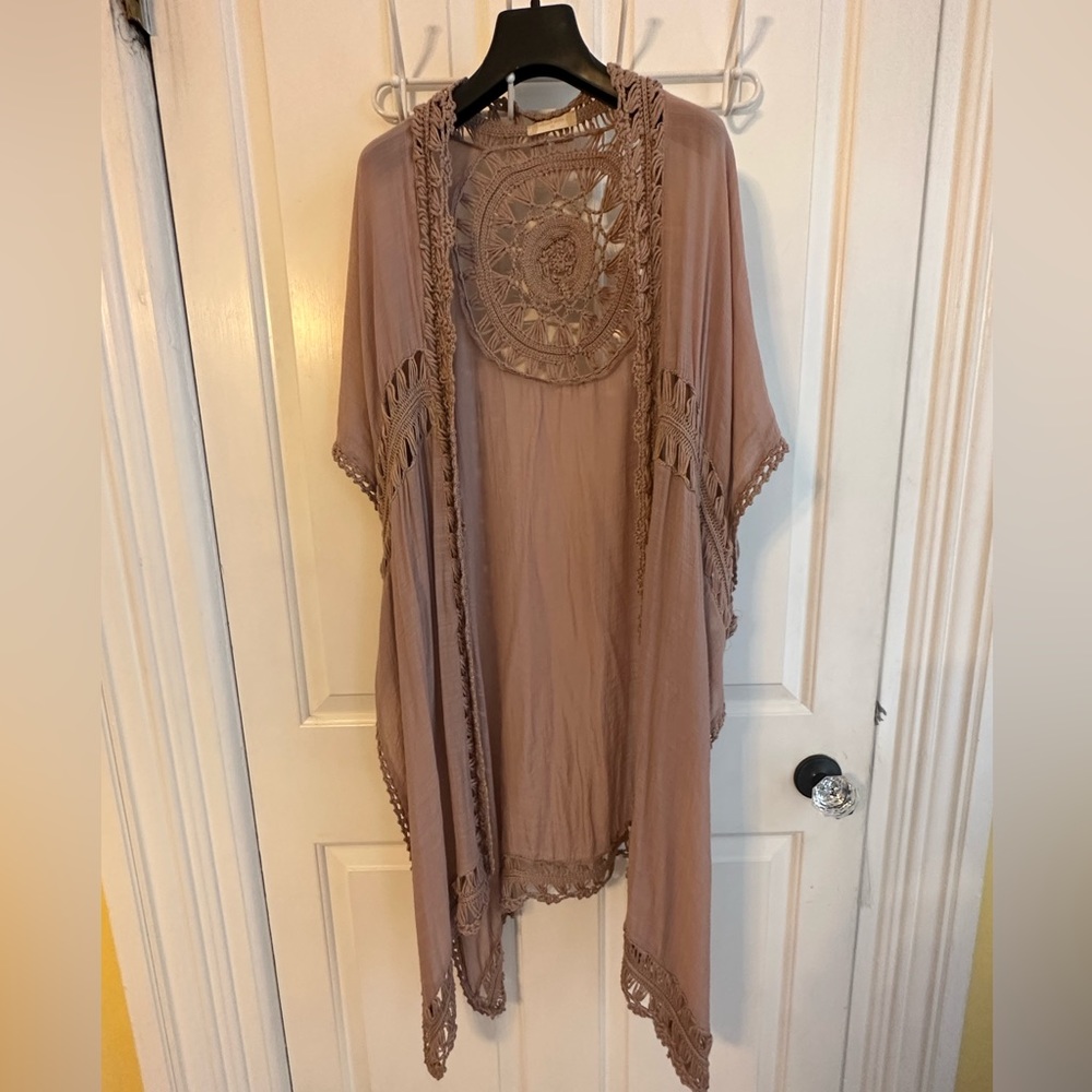 Altar'd State | Crochet Trim Midi Kimono | Mocha - Picture 4 of 8